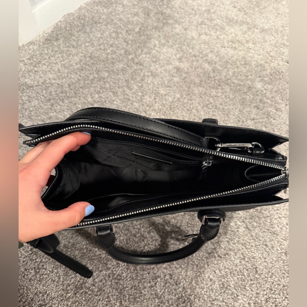 Michael Kors Sheila Medium Satchel - Picture 8 of 10